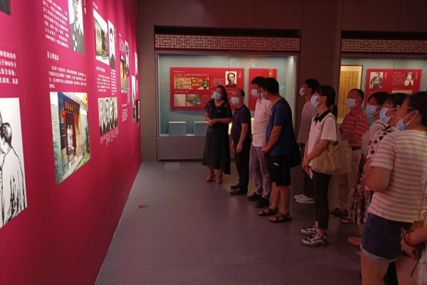 农产品质检所党支部到广西民族博物馆参观家庭家教家风主题展
