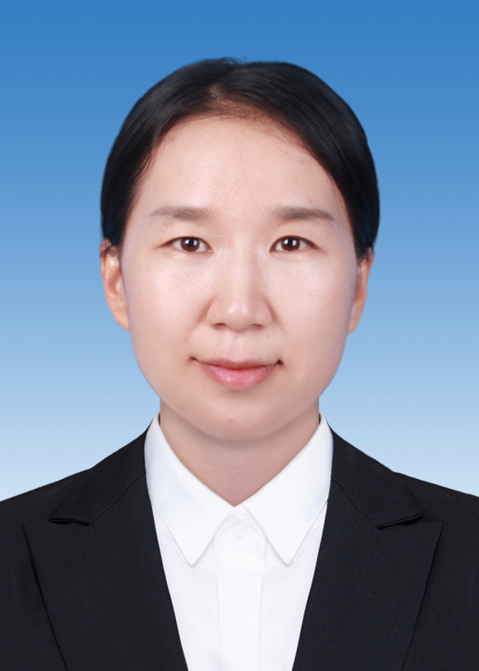 免冠照-温立香.jpg
