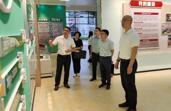 崇左市委常委、副市长段然一行到广西南亚所调研科研平台申报工作