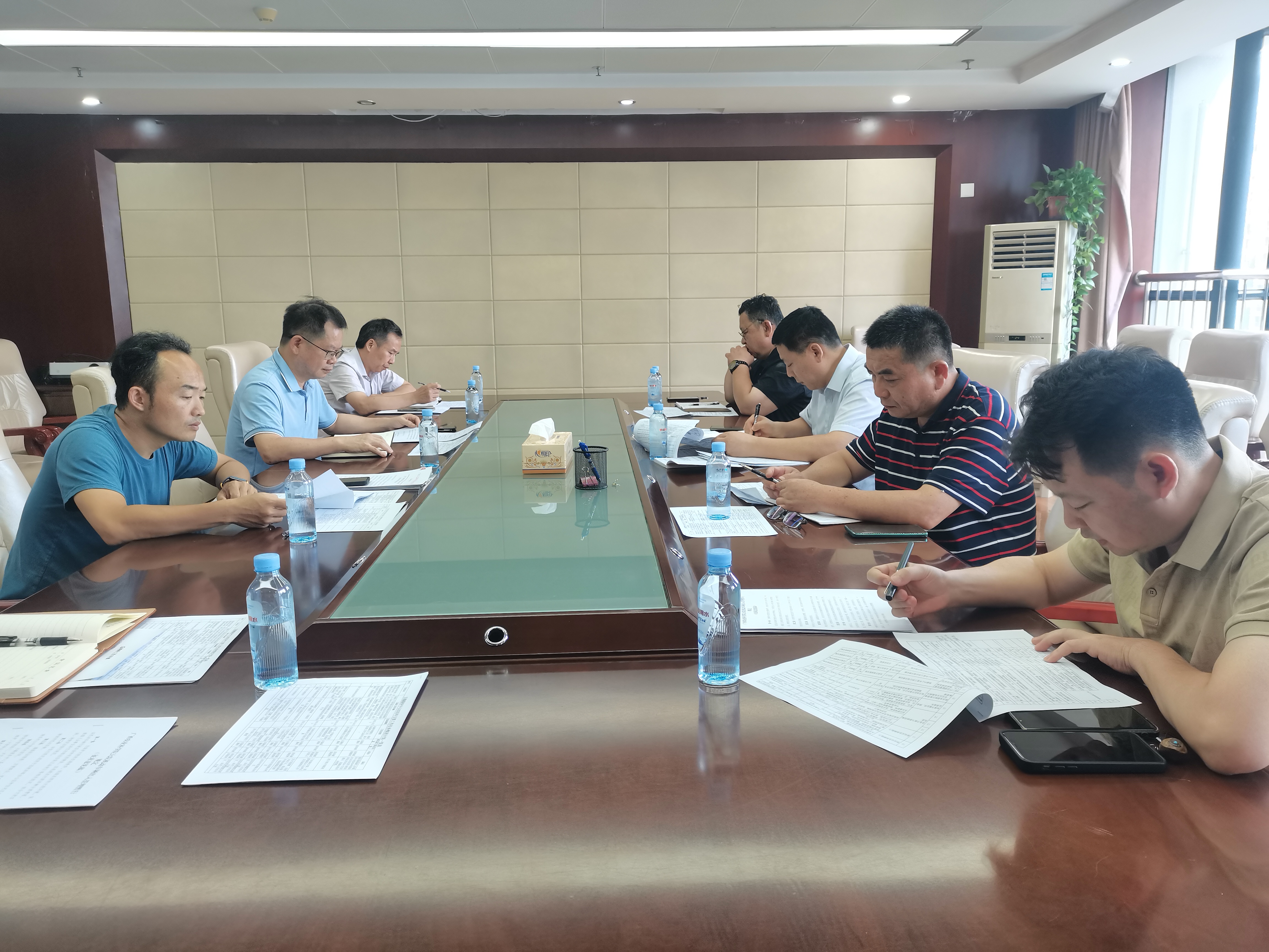 广西农业科学院后勤服务中心召开年中工作总结会
