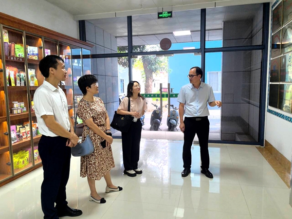 华南农业大学、广东省食品工业研究所有限公司专家到加工所交流