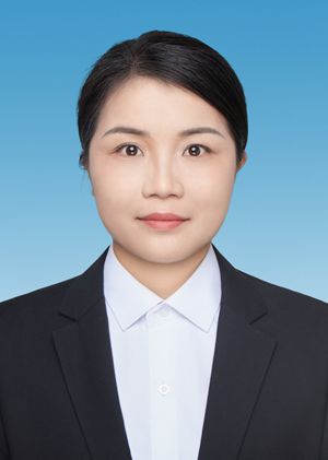 覃茜.jpg